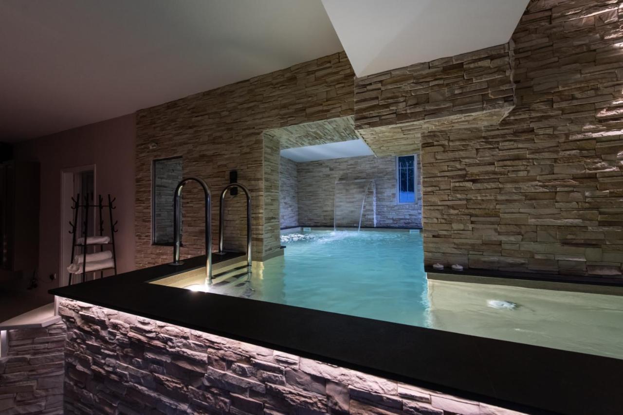 Villa Mairi - 2 Private Pools & Game Room Near Athens Salamis Bagian luar foto