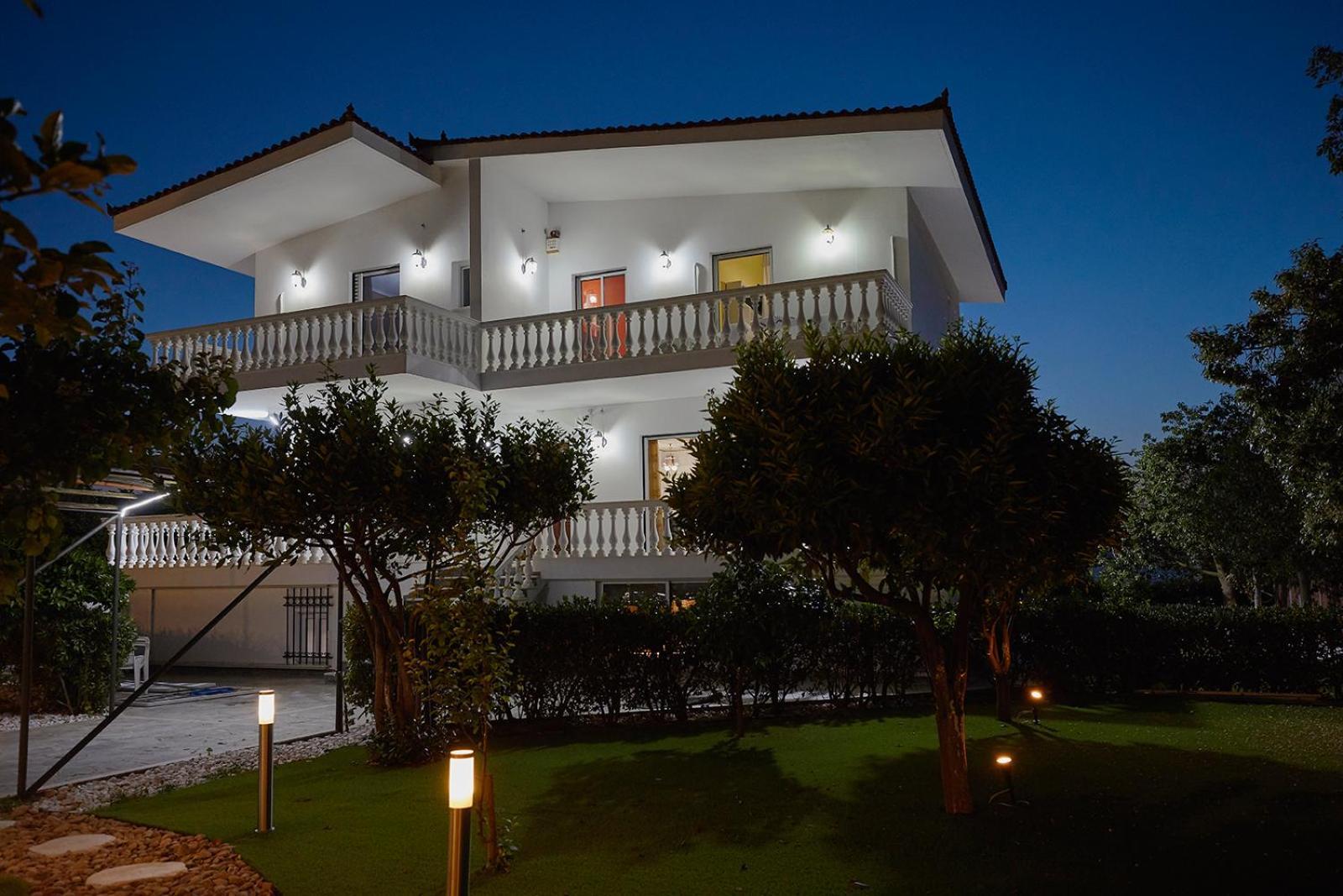 Villa Mairi - 2 Private Pools & Game Room Near Athens Salamis Bagian luar foto