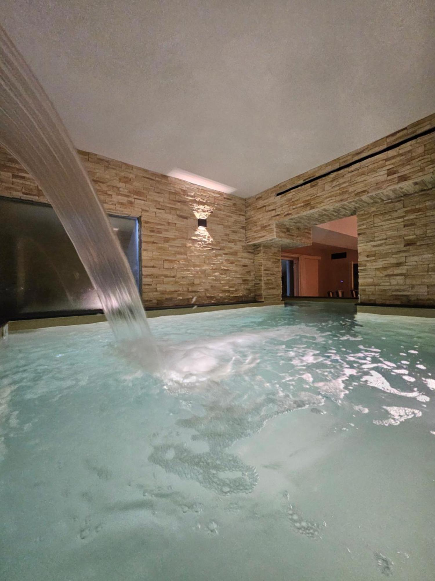 Villa Mairi - 2 Private Pools & Game Room Near Athens Salamis Bagian luar foto